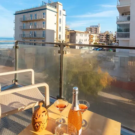 Castello Playa Апартаменты *